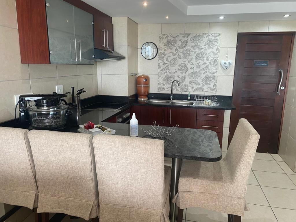 Seafront Apartment In Mossel Bay Zewnętrze zdjęcie